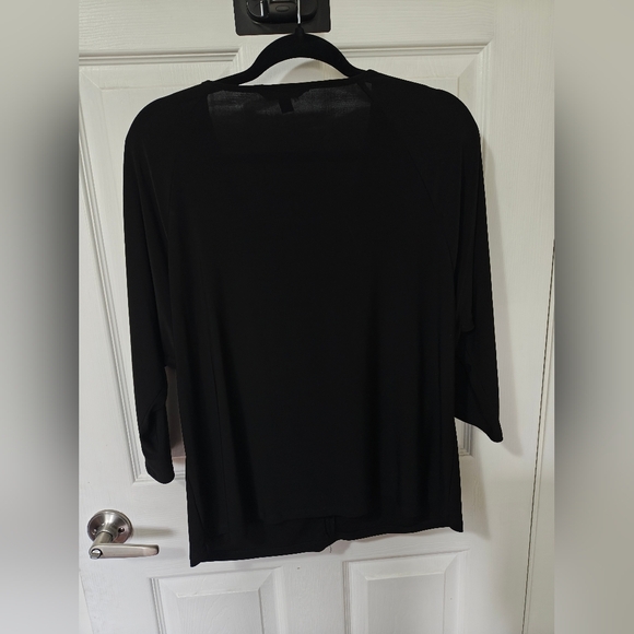 Jules & Leopold Black V-Neck Blouse - Picture 2 of 4